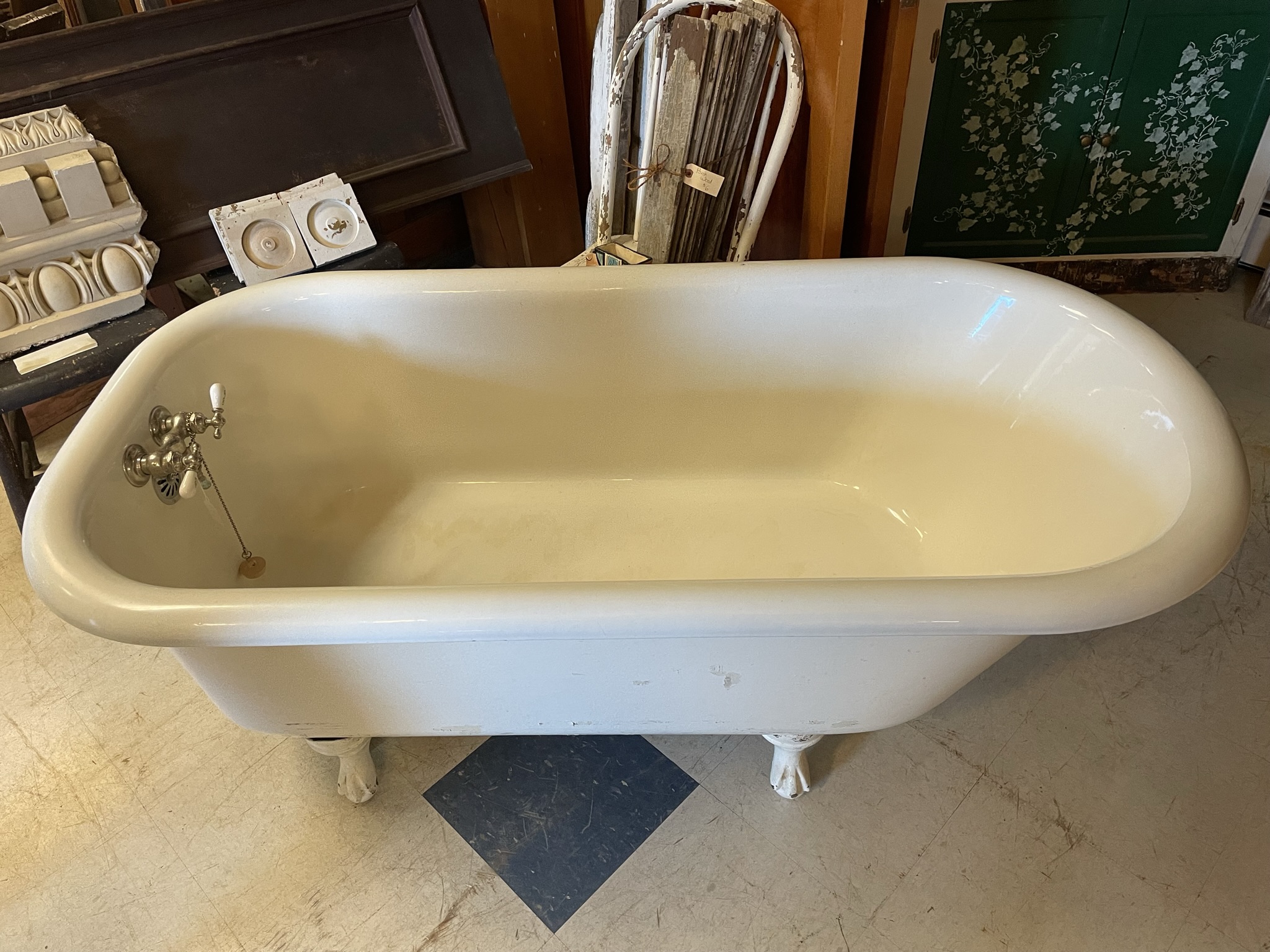Great Condition Porcelain Tub ND MillWerk Salvage and Sales