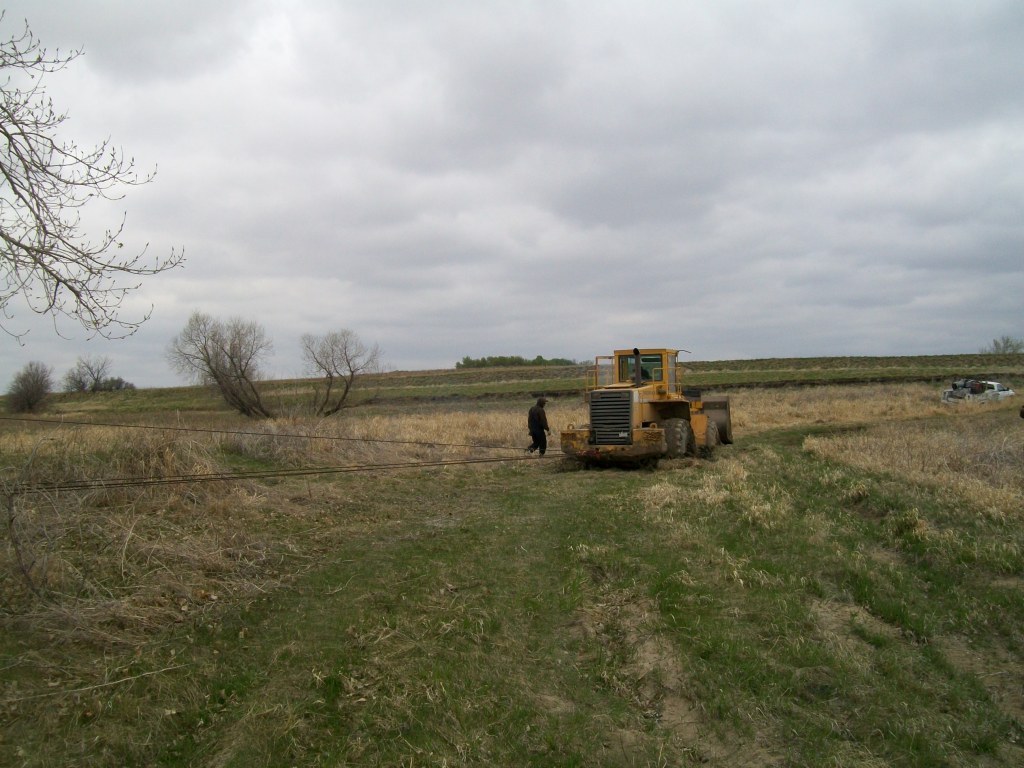 Buried Loader in Van Hook Bay, ND Tow411
