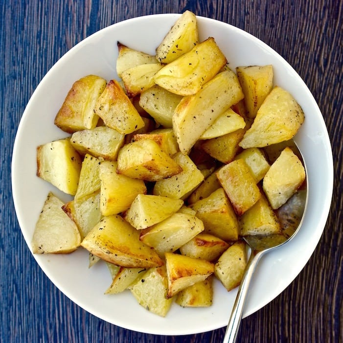 Greek Roasted Potatoes with Lemon and Garlic Patates Fournou