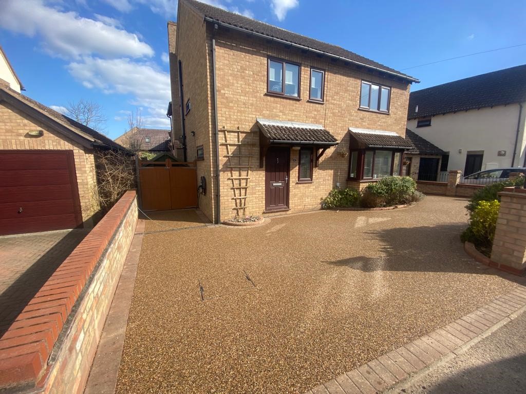 Resin Bound vs. Block Paving Driveways 2024 Which is Best?