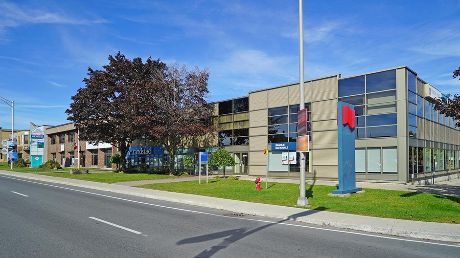 204 CuréLabelle Blvd. / 14, RenéA.Robert Blvd. North Shore, Québec