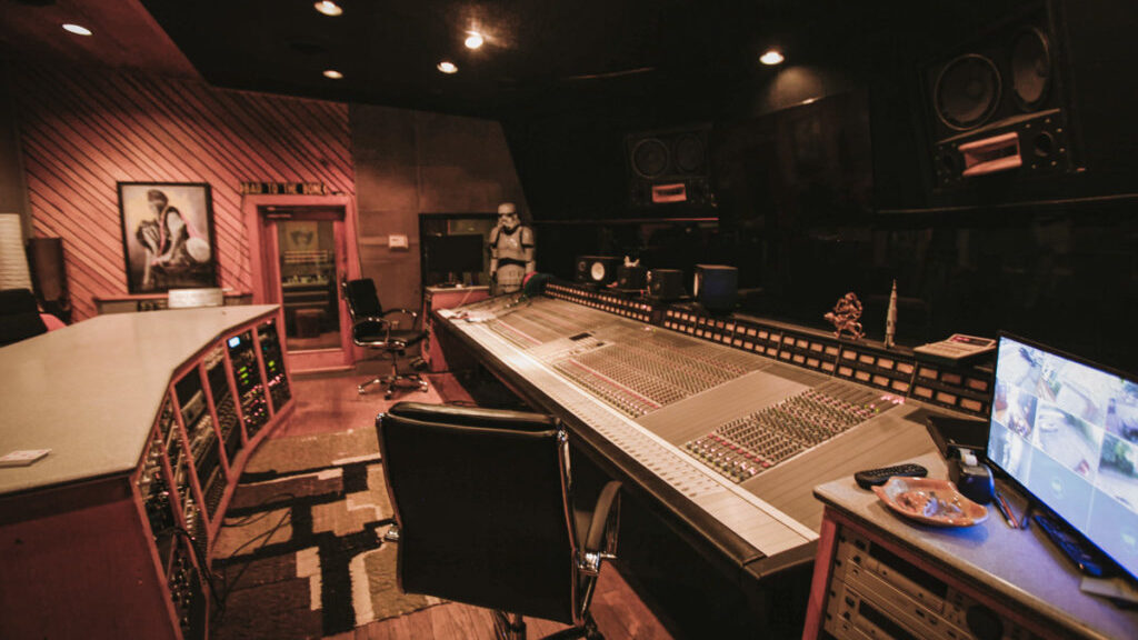 11 Best Atlanta Recording Studios in 2024 (Without Question) Omari MC