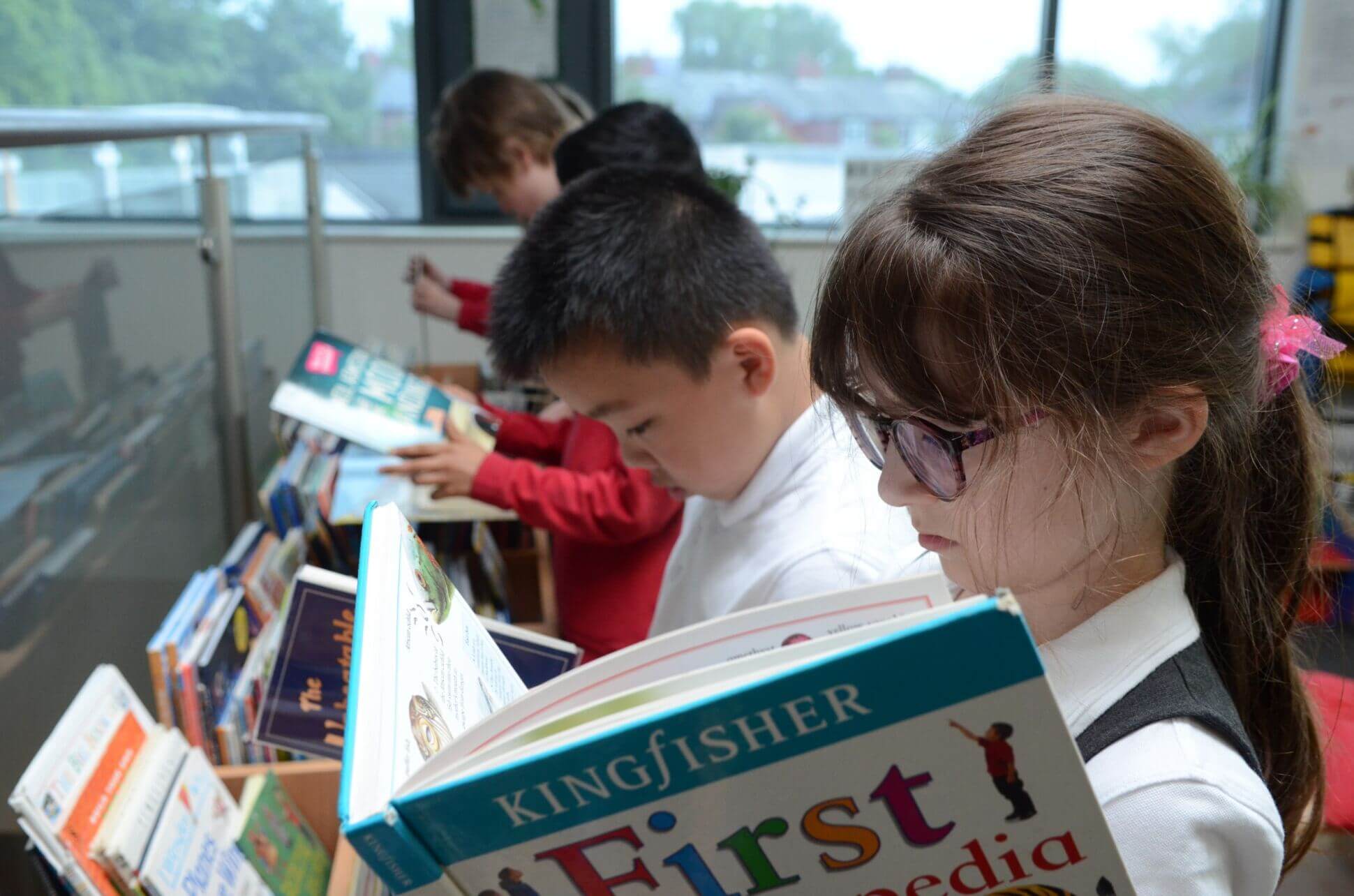 Reading Gems Part 1 Our reading approach One Education