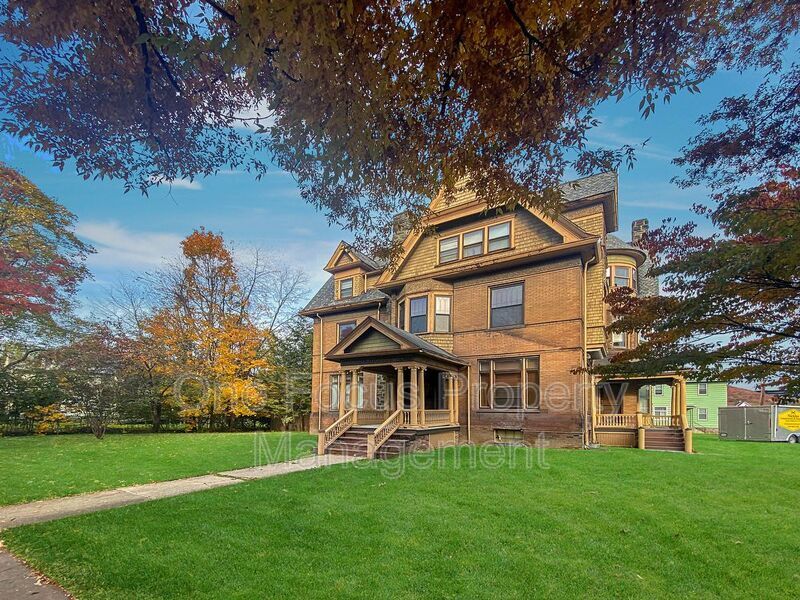 1006 West Fourth Street 8 Williamsport, PA 17701 One Focus Property