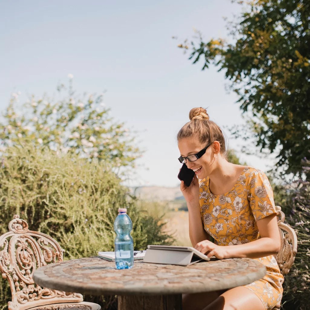 Employees make plans to work abroad this year oneHR oneHR