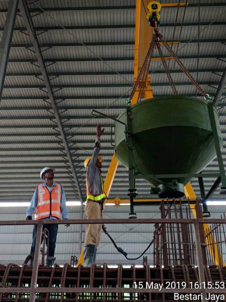 2m3 Concrete Bucket ONE MACHINE ENGINEERING SDN BHD