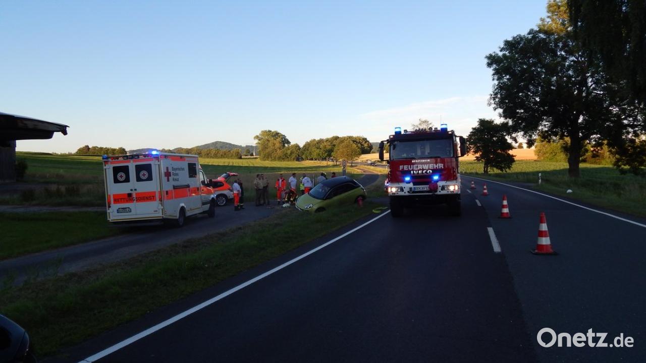 Großeinsatz der Rettungskräfte am Freitagabend auf der B22 bei Kemnath