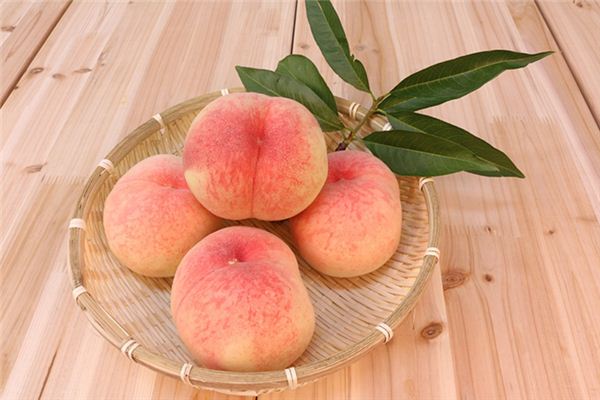 The meaning and symbol of pregnant women eating peaches in their dreams