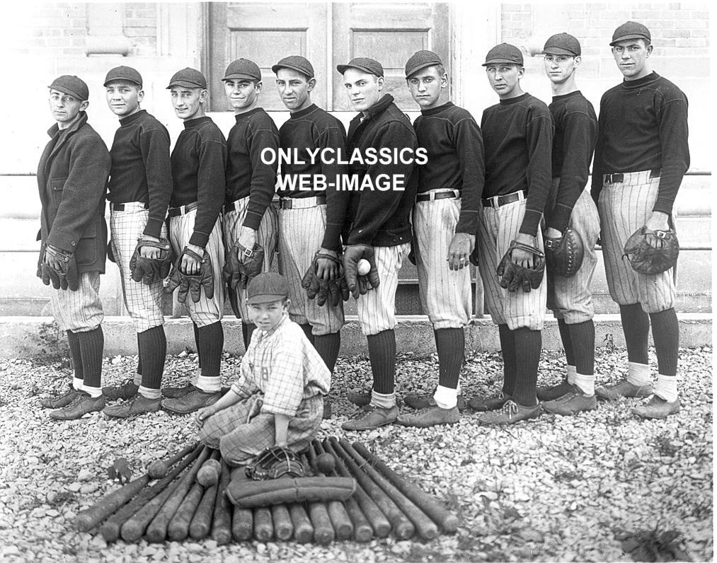 1920 HIGH SCHOOL BASEBALL TEAM UNIFORM PHOTO AMERICANA VINTAGE GLOVE