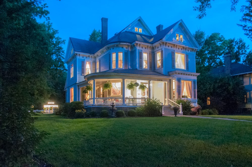 Victorian Dream Home In Illinois Is The Best Bed & Breakfast