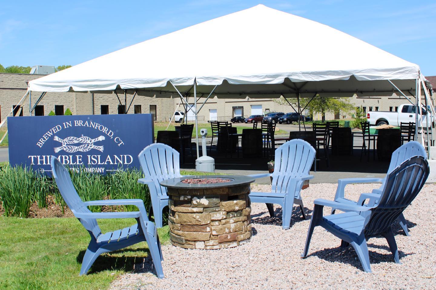 Take A Tour And Have Lunch At Thimble Island Brewery In Connecticut