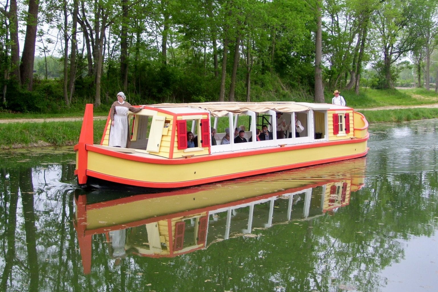 Take A Delightful Ride On This Awesome Indiana Canal Boat