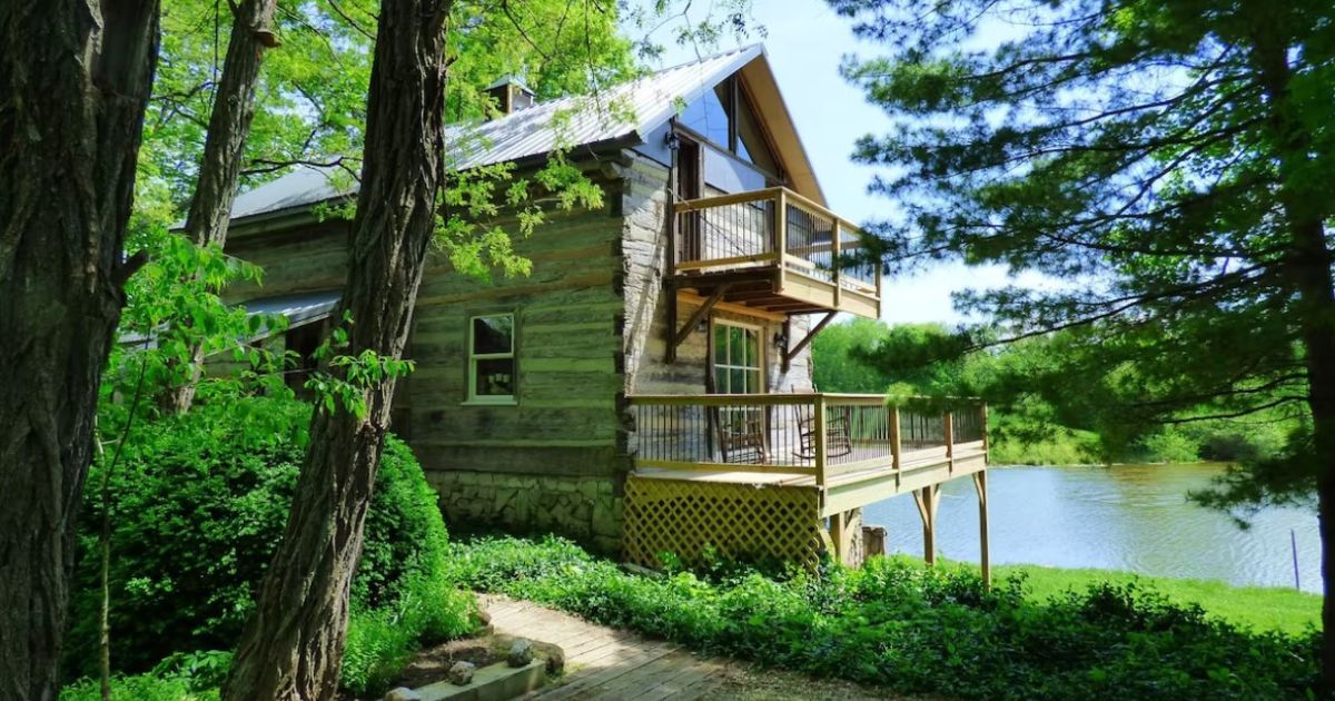 This May Be The Best Cabin Rental in Johnson County Indiana