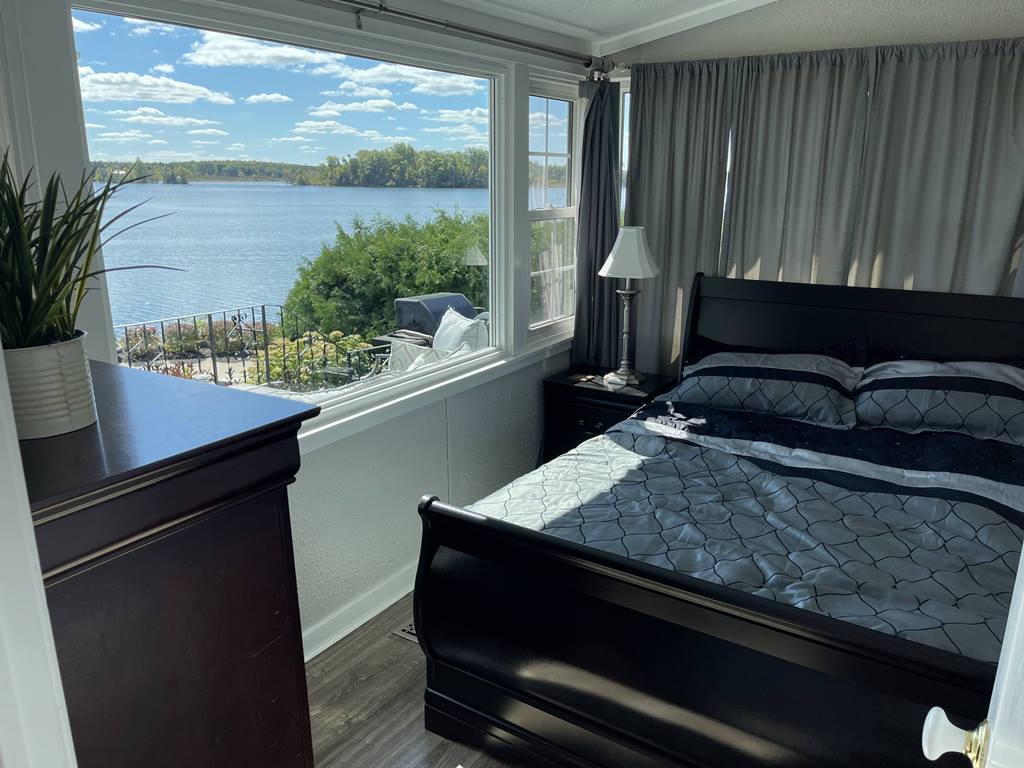 Southern Ontario 3 Bedroom Vacation Cottage Rentals Puslinch, Niagara Falls