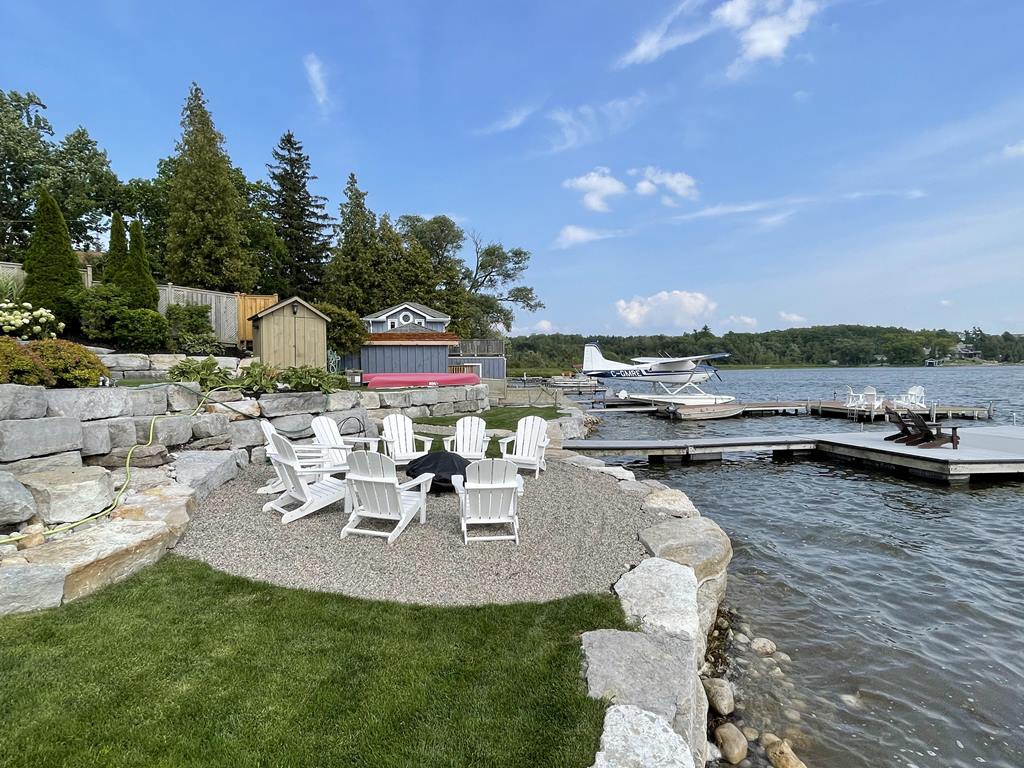 Southern Ontario 3 Bedroom Vacation Cottage Rentals Puslinch, Niagara Falls