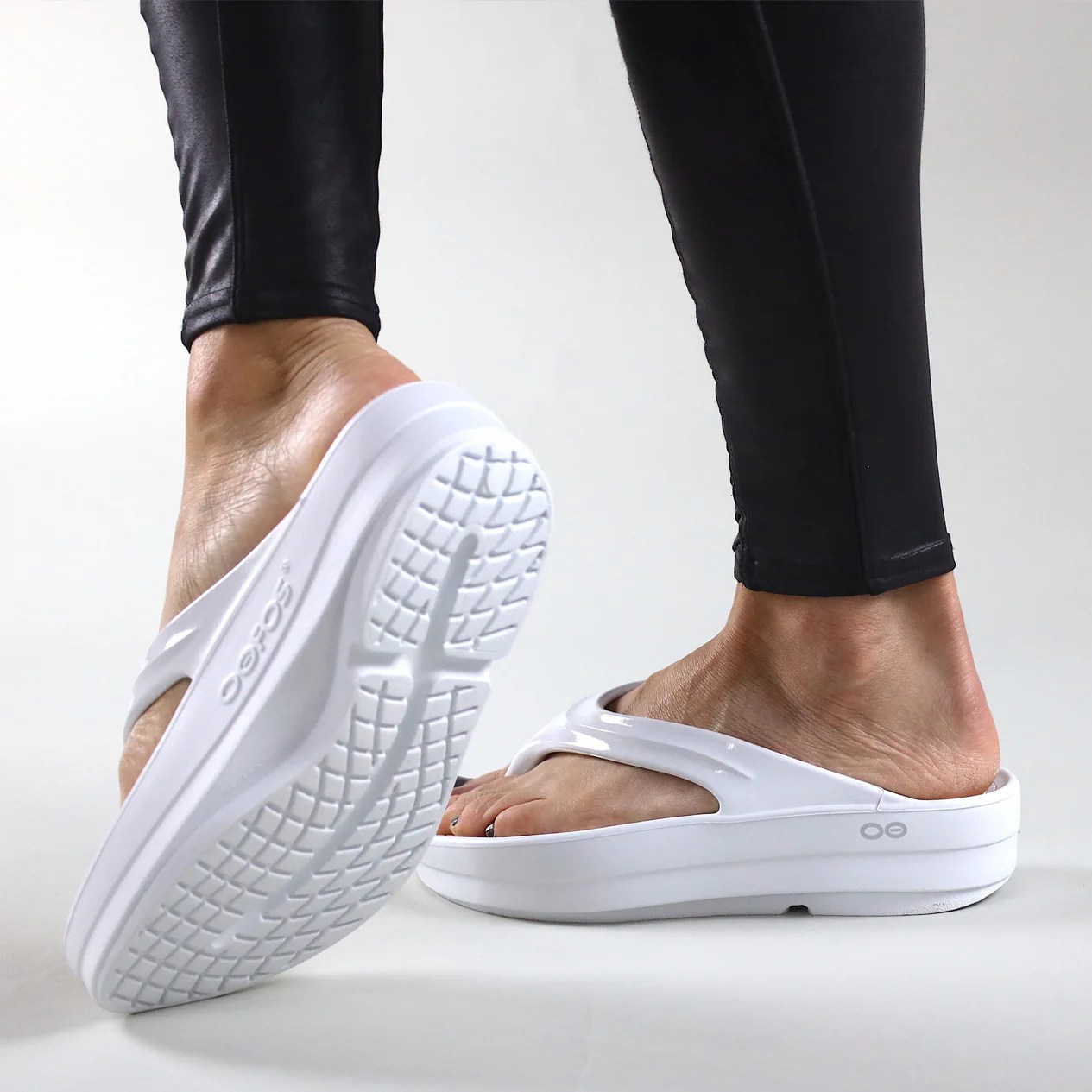 OOmega Sandal Expanding the Recovery Space to New Heights OOFOS