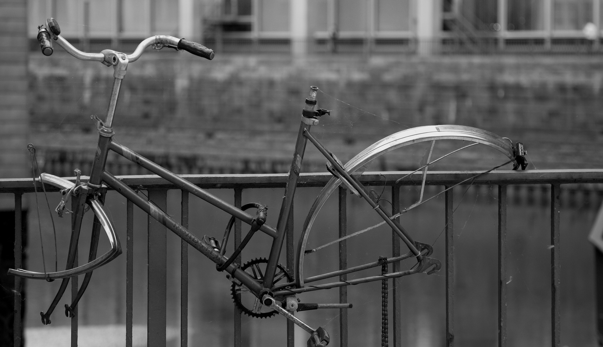 バンクーバーは「自転車泥」天国 Oops!うっぷす カナダ・バンクーバー情報誌