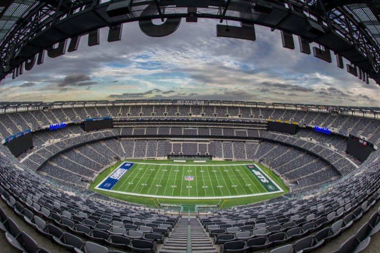 Top 5 NFL's Biggest Stadiums