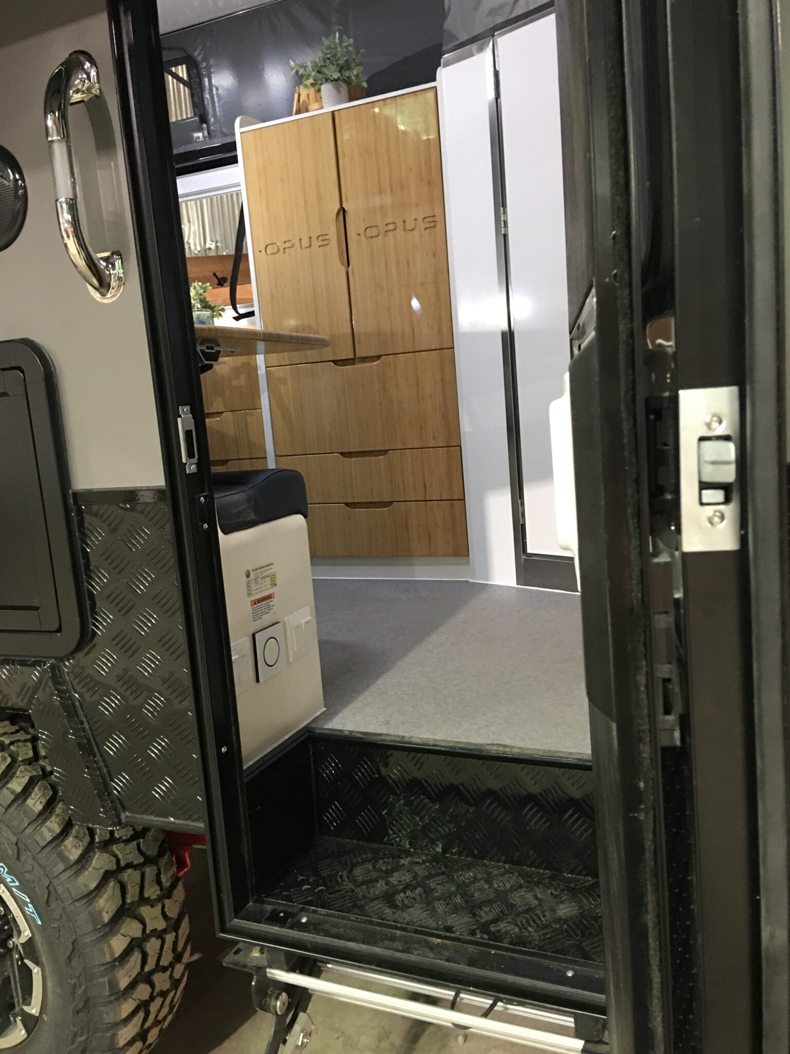 OP15 | OPUS Camper USA