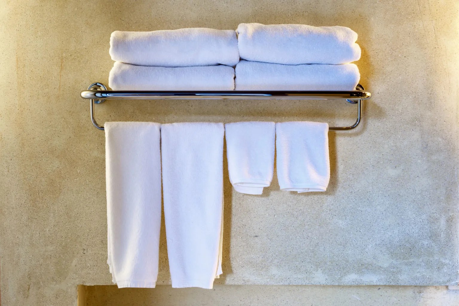 How To Hang Towels On Double Towel Bar? OraHome