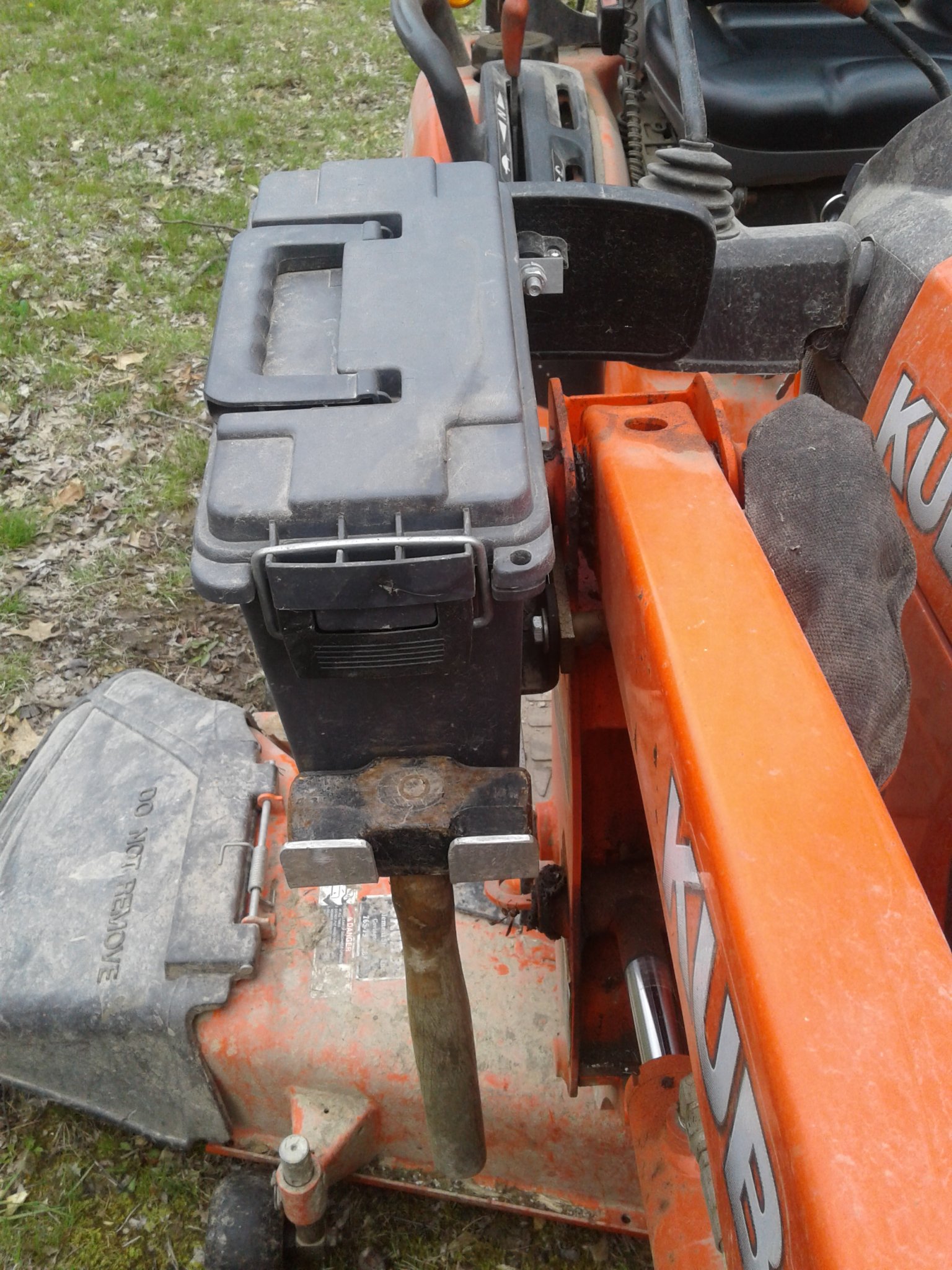 L2501 Tool Box on the fender OrangeTractorTalks Everything Kubota
