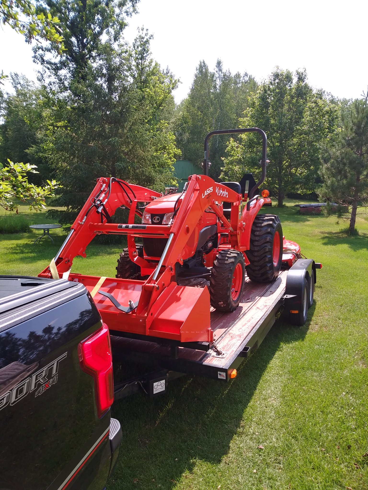 Trailer for an L3901 with LA525 loader OrangeTractorTalks