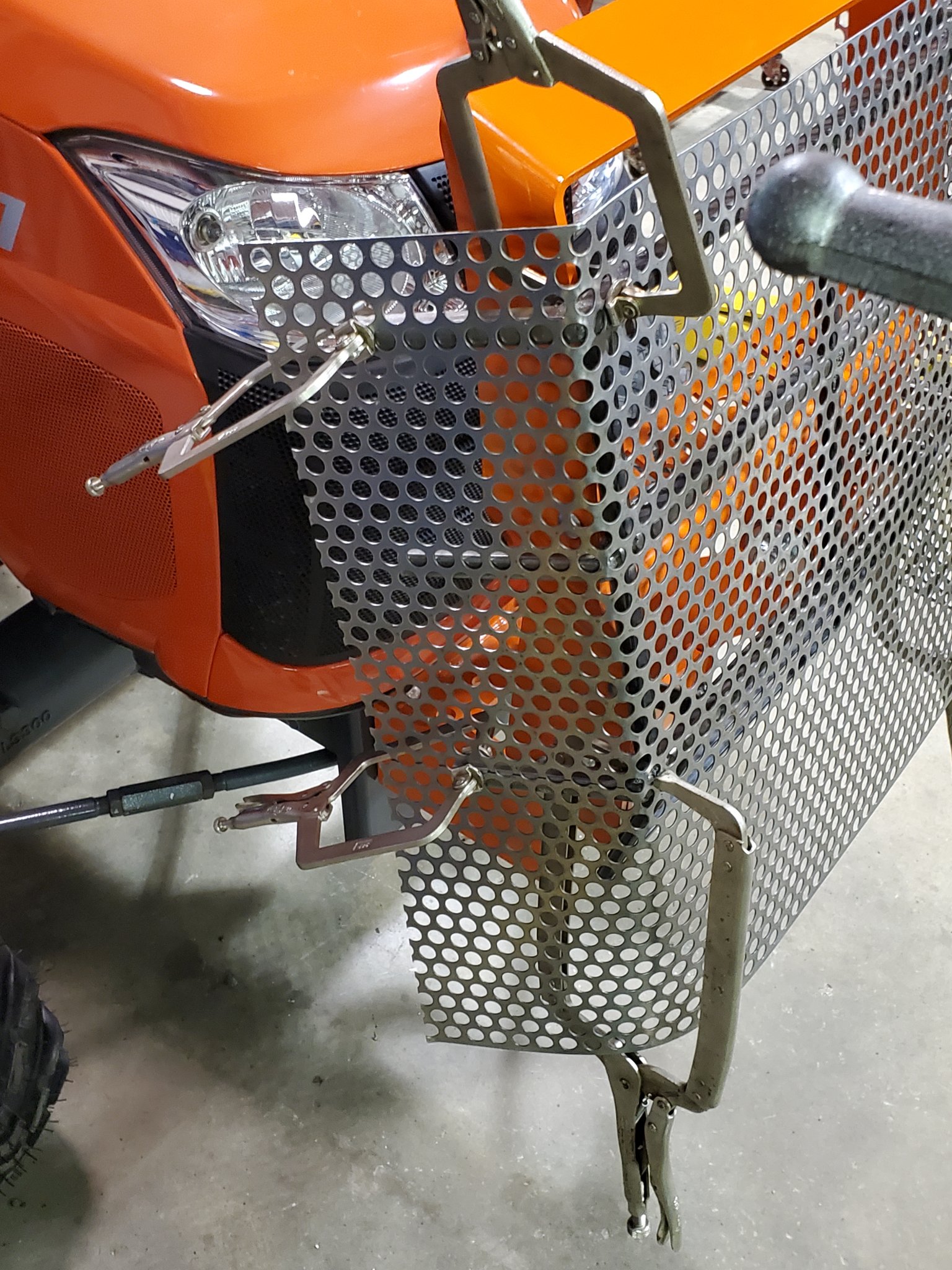 L2501 HD GrillBrush Guard for the LA526 Loader
