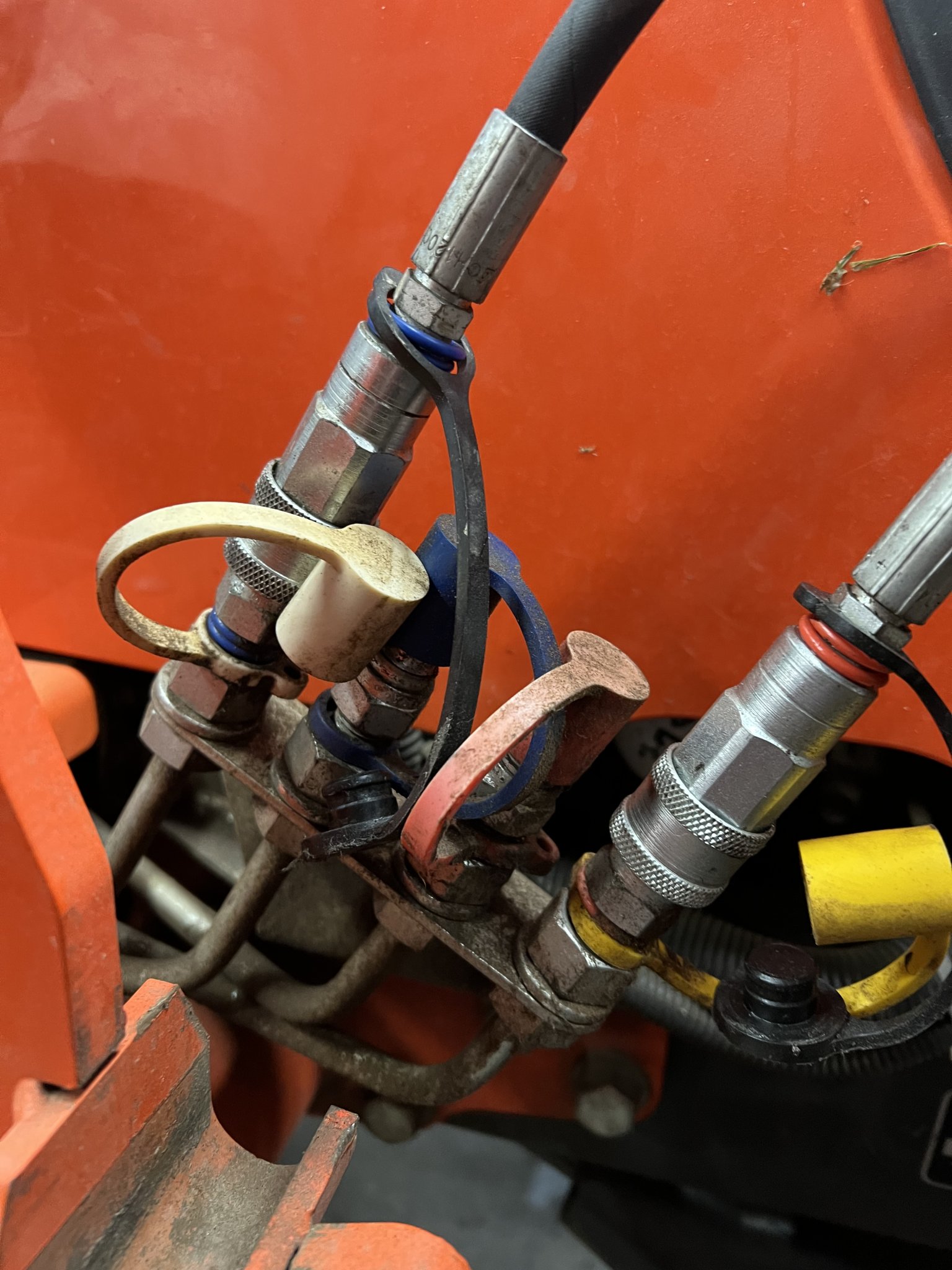 picture of hydraulic hose connections OrangeTractorTalks Everything