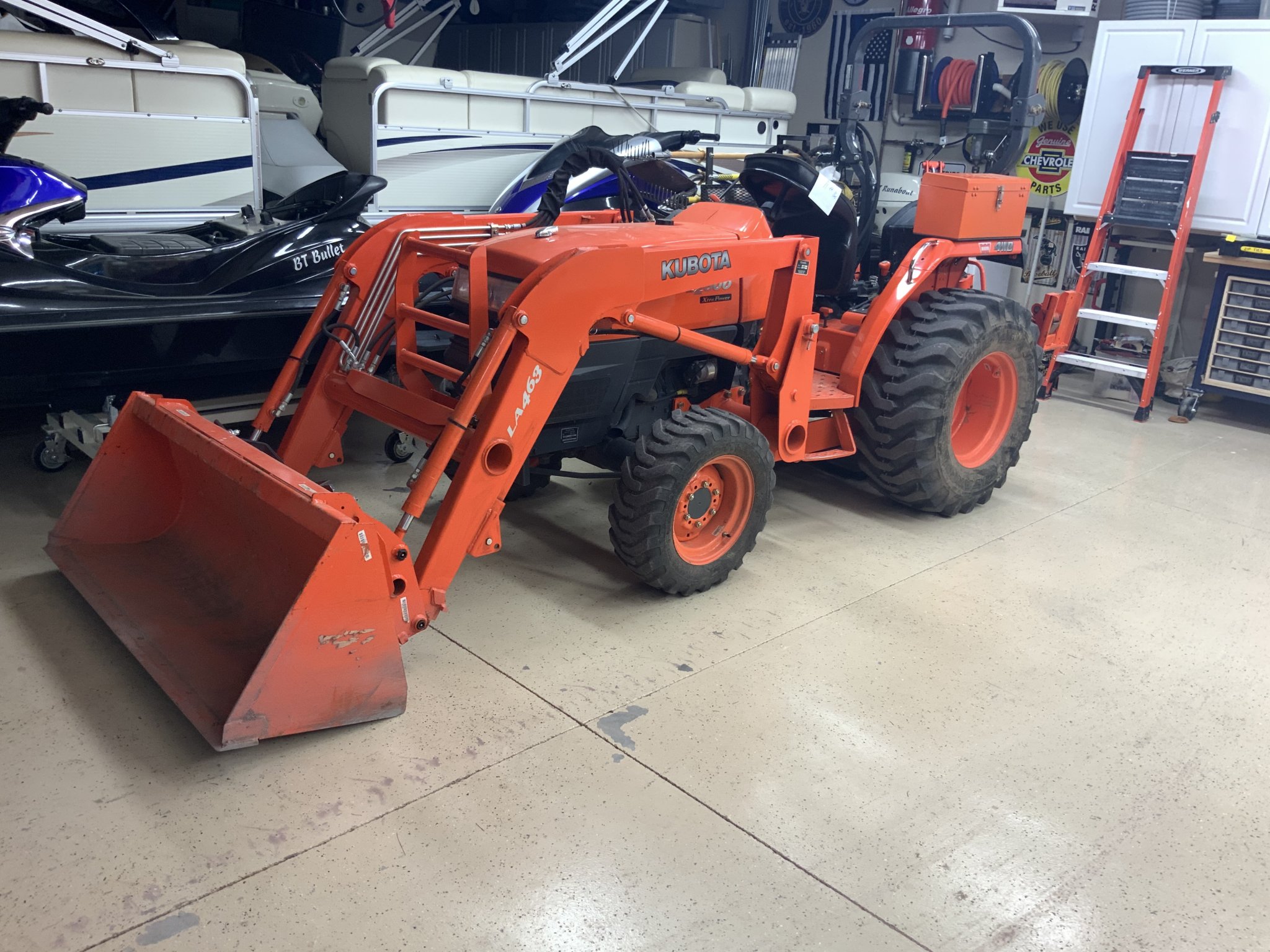 What Is Correct Procedure / Bucket Position When Parked In Garage