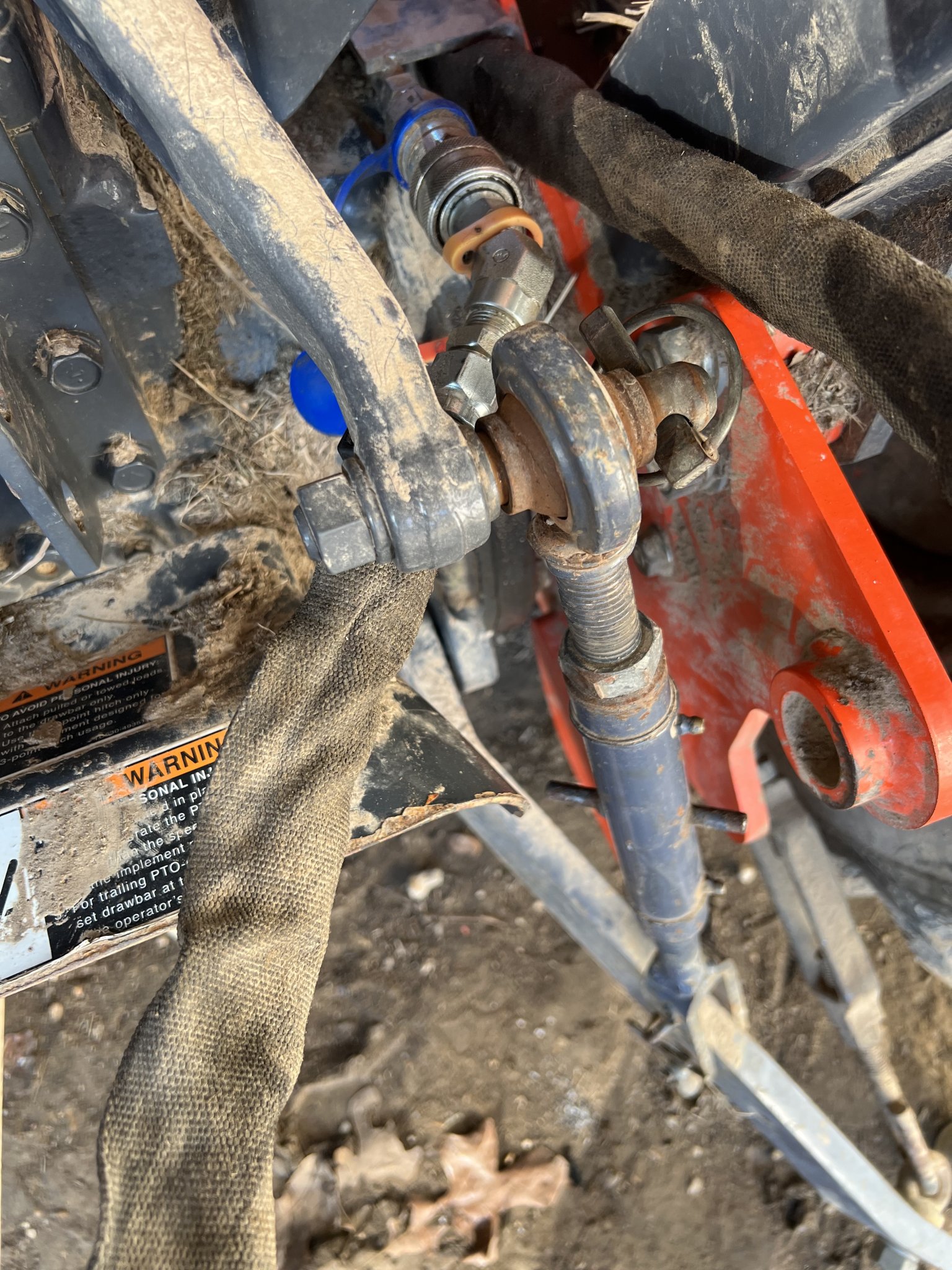 L2501 3 point hitch wont lift OrangeTractorTalks Everything Kubota