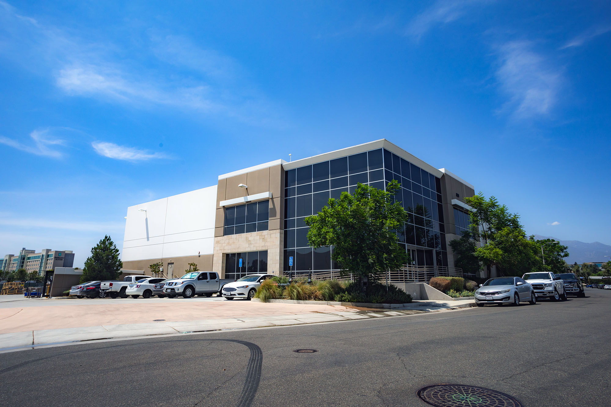 ORBIS BUSINESS CENTER Orbis Real Estate Partners