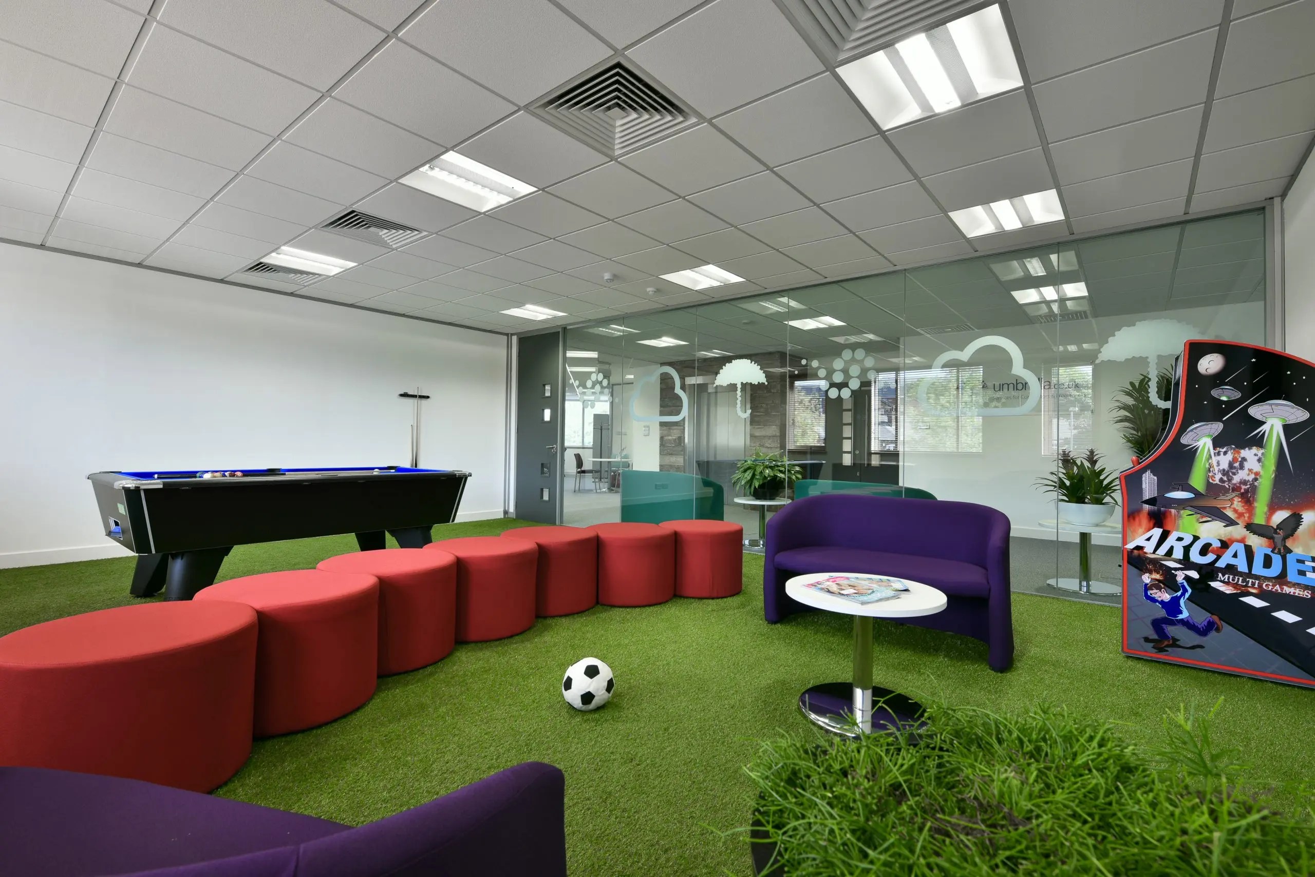 Umbrella.co.uk embrace the great outdoors with contemporary office fit