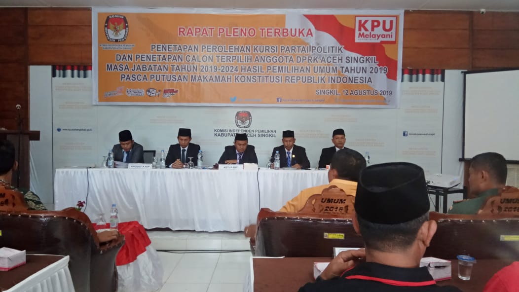 KIP Aceh Singkil Tetapkan 25 Anggota DPRK Terpilih - Orbit Digital