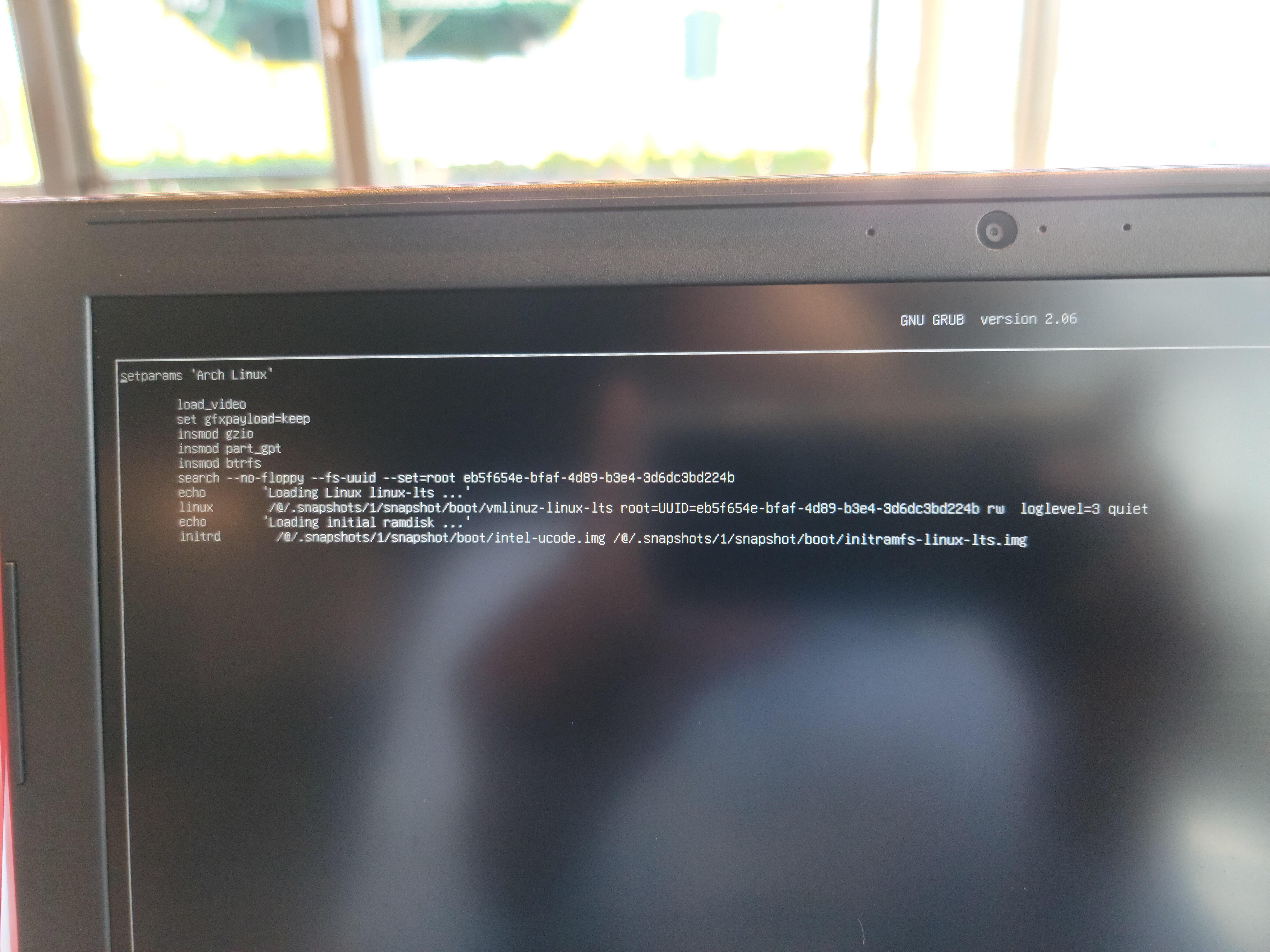 An Arch Linux Installation on a Btrfs Filesystem with Snapper for