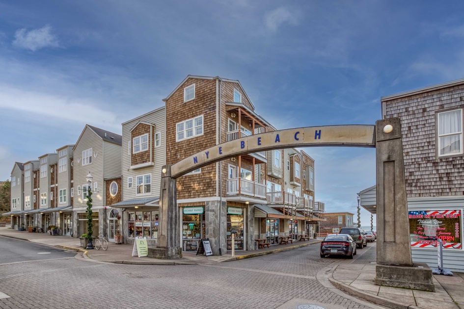 Discover Newport’s Nye Beach! Oregon Beach Vacations