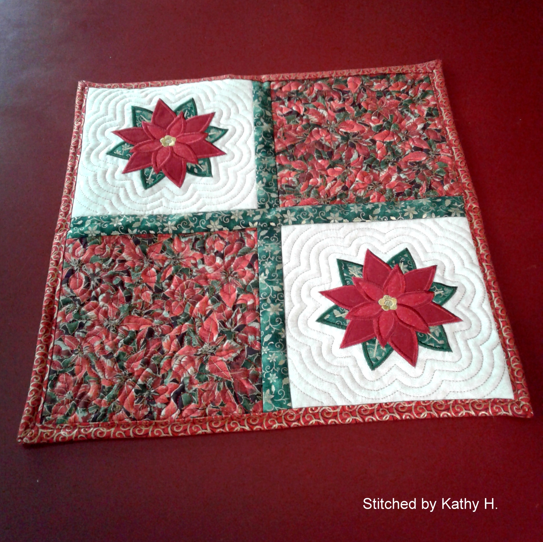 Poinsettia Mini Quilt OregonPatchWorks