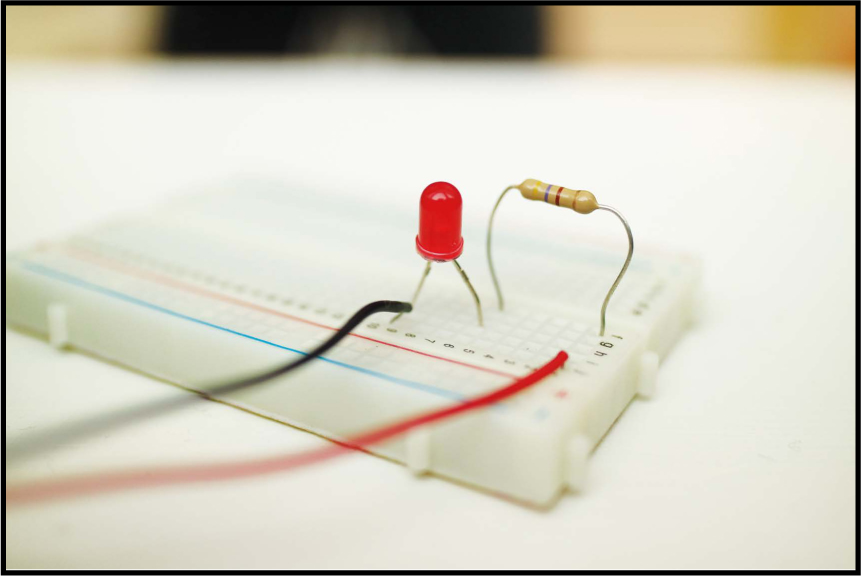 BUILD YOUR FIRST BREADBOARD CIRCUIT A Beginner's Guide to Circuits [Book]
