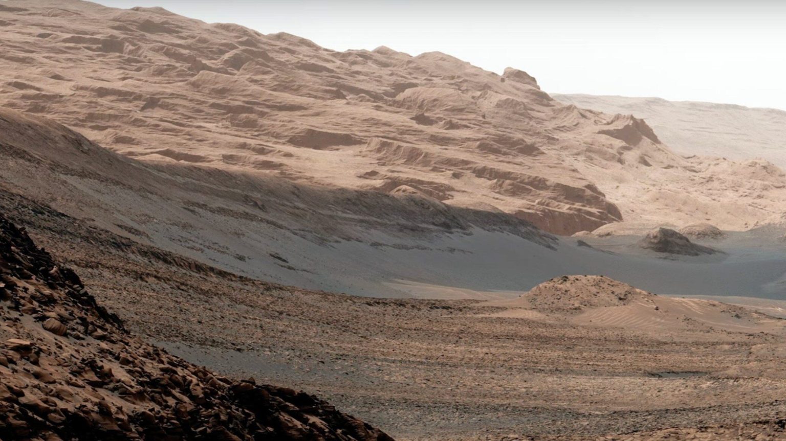 Walk on Mars in 4K resolution. Watch an amazing video straight from the