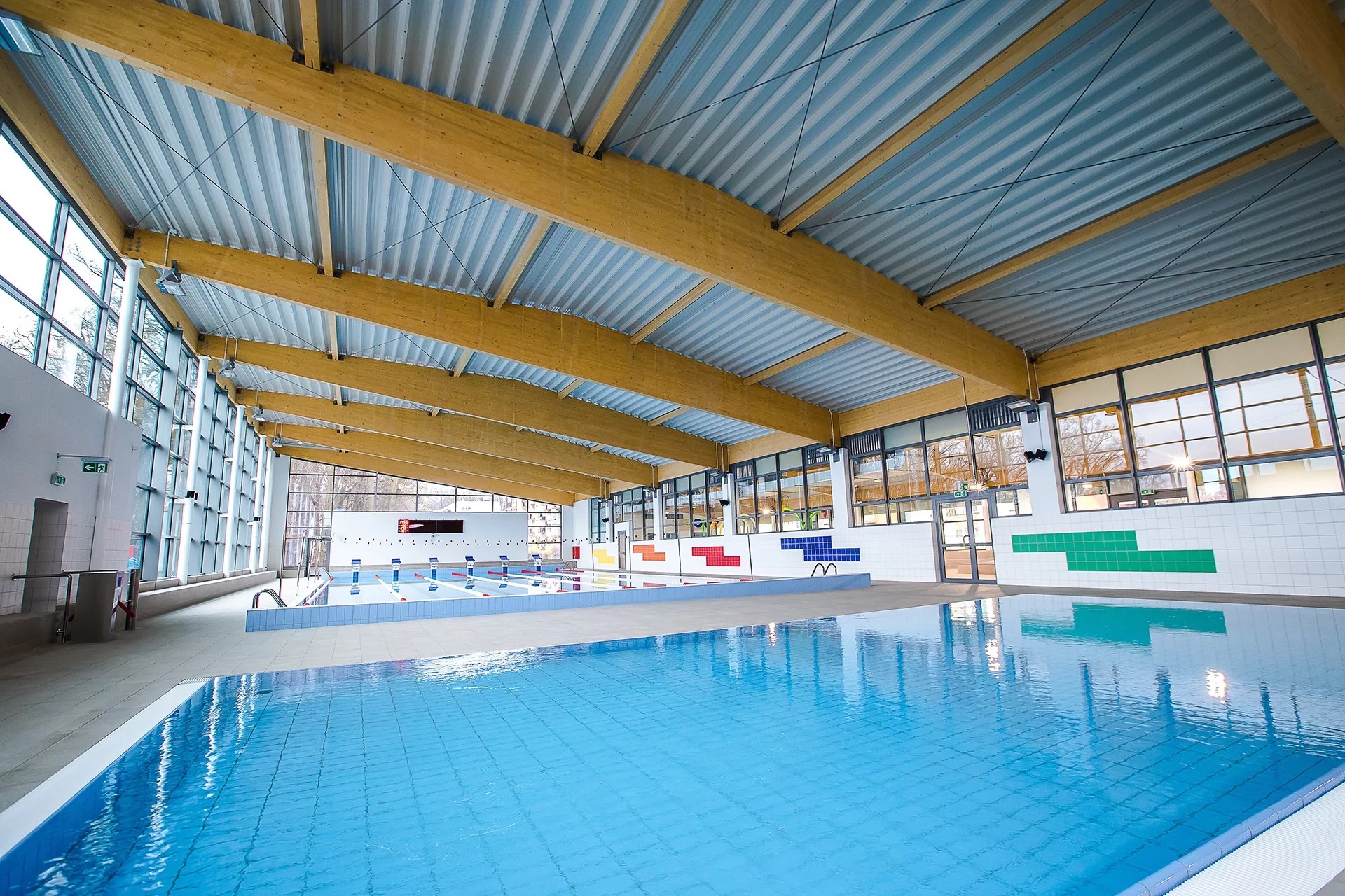 Controversial ban at the swimming pool. Shower only in a bathing suit