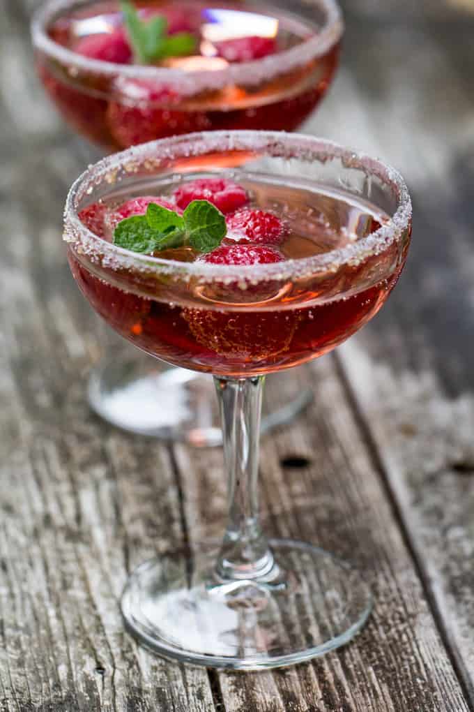 Raspberry Prosecco Cocktail Sparkling wine spritzer recipe