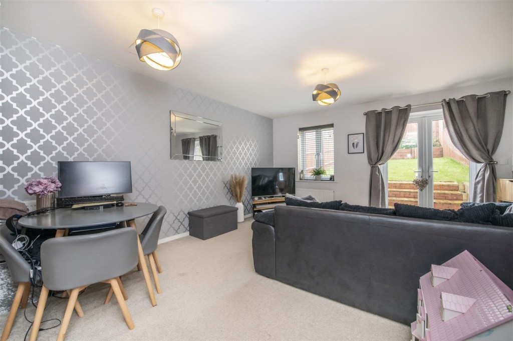 Virginia Crescent, Burton Latimer, Kettering, 3 bedroom, House Semi