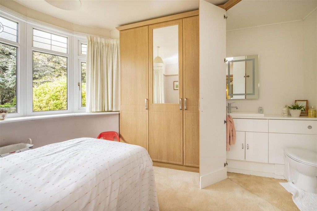 Burton Road, Finedon, Wellingborough, 2 bedroom, Bungalow