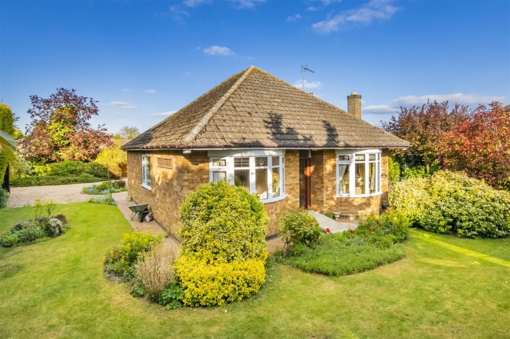Burton Road, Finedon, Wellingborough, 2 bedroom, Bungalow