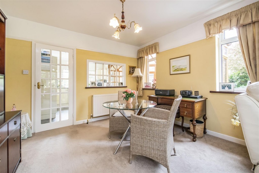 Burton Road, Finedon, Wellingborough, 2 bedroom, Bungalow