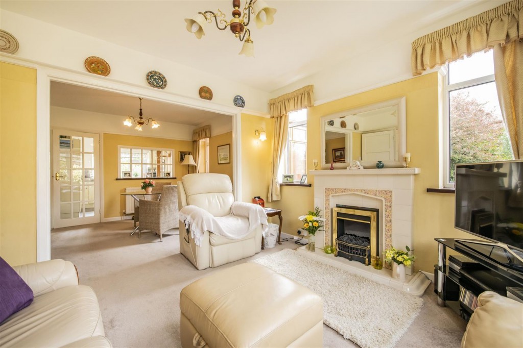 Burton Road, Finedon, Wellingborough, 2 bedroom, Bungalow