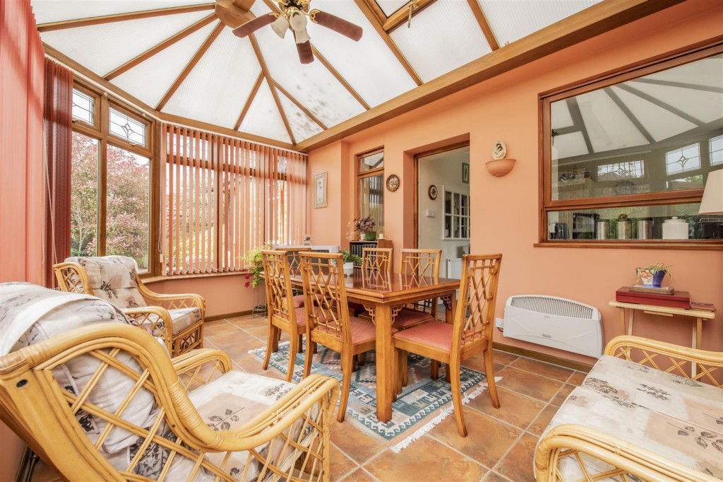 Burton Road, Finedon, Wellingborough, 2 bedroom, Bungalow