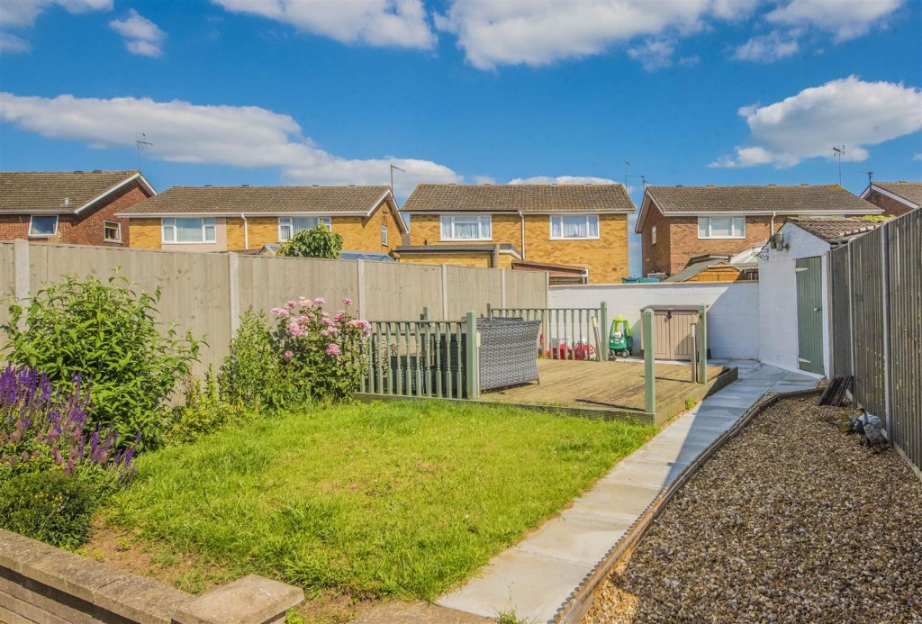 Trent Crescent, Burton Latimer, 3 bedroom, House SemiDetached