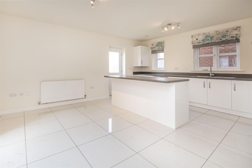 Kingfisher Way, Burton Latimer, Kettering, 4 bedroom, House Detached