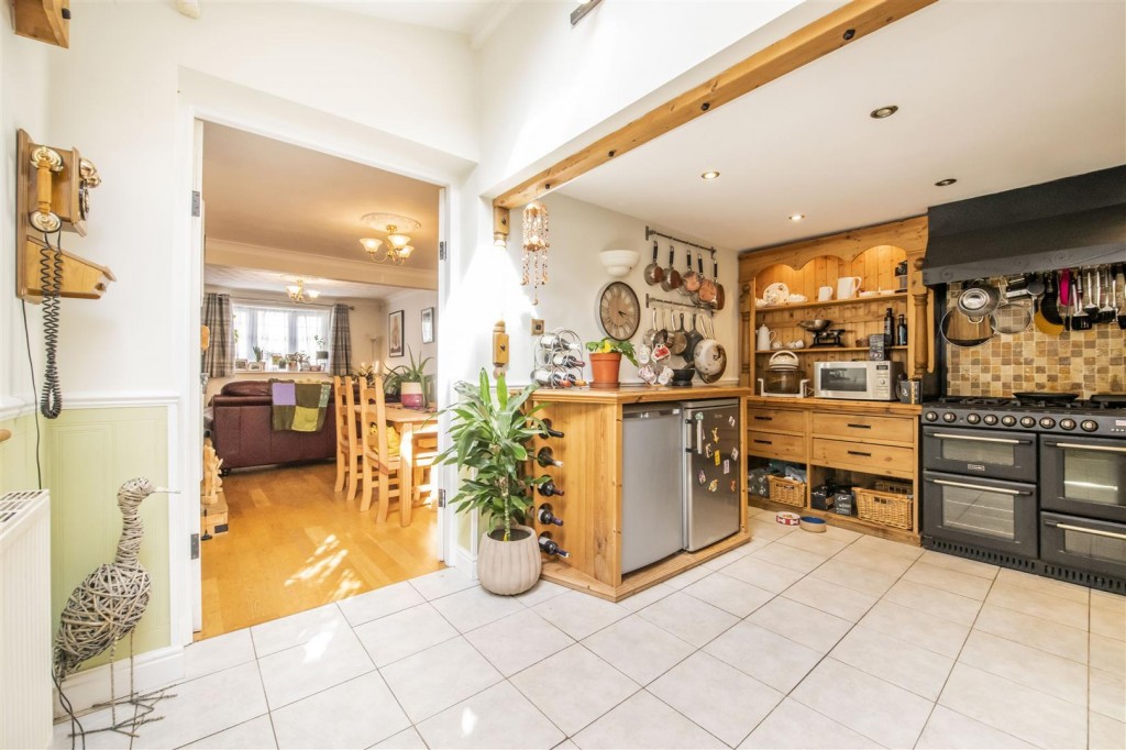 Finedon Street, Burton Latimer, Kettering, 2 bedroom, House End Terrace