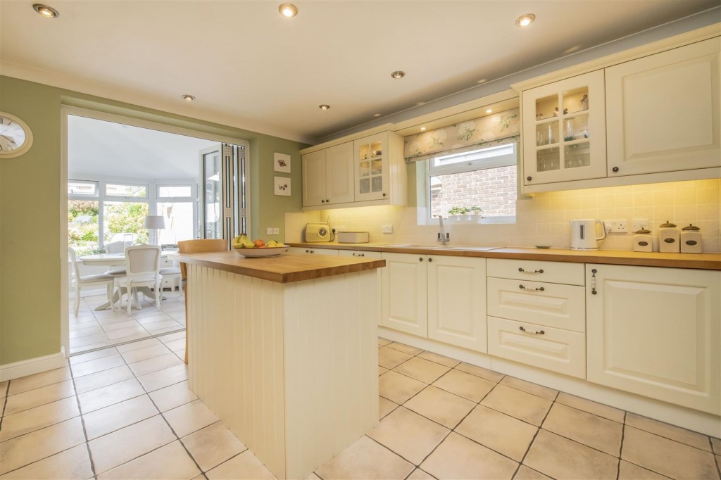 Cottingham Road, Corby, 4 bedroom, House Detached